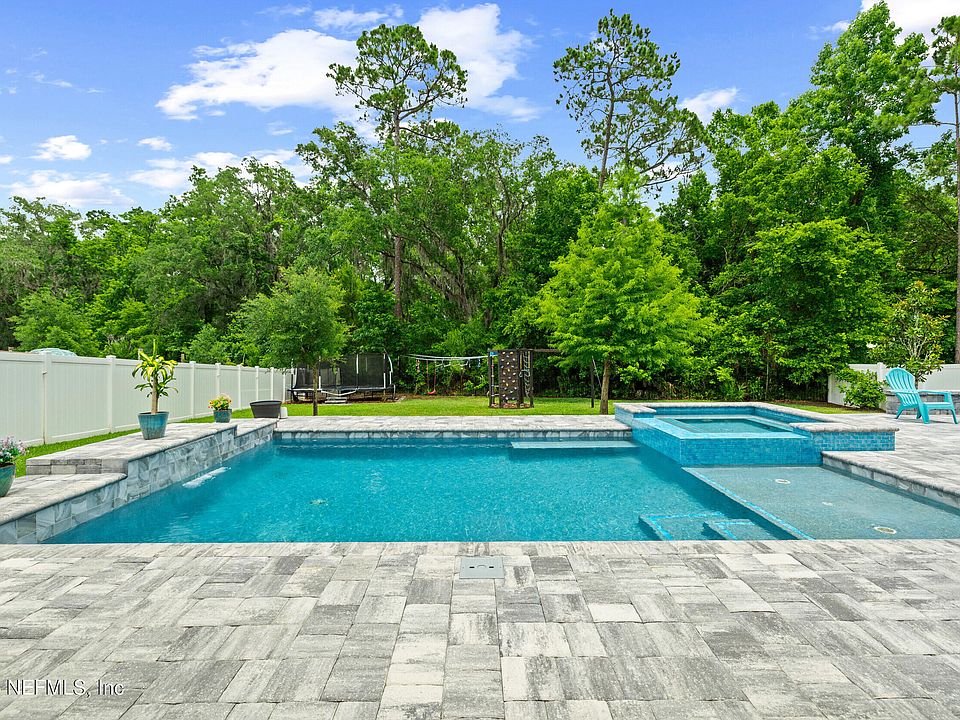 1st image of 607 NARROWLEAF Drive