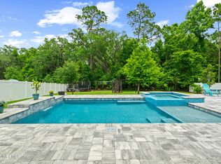 607 Narrowleaf Dr, Saint Johns, FL 32259