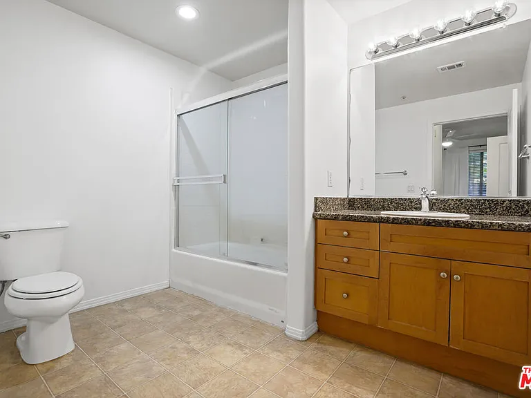 100 S Alameda St #115 — Photo 21