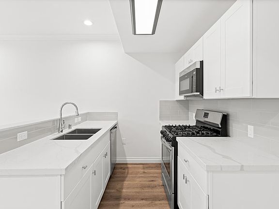 5th image of 2335 S Bentley Ave APT 106