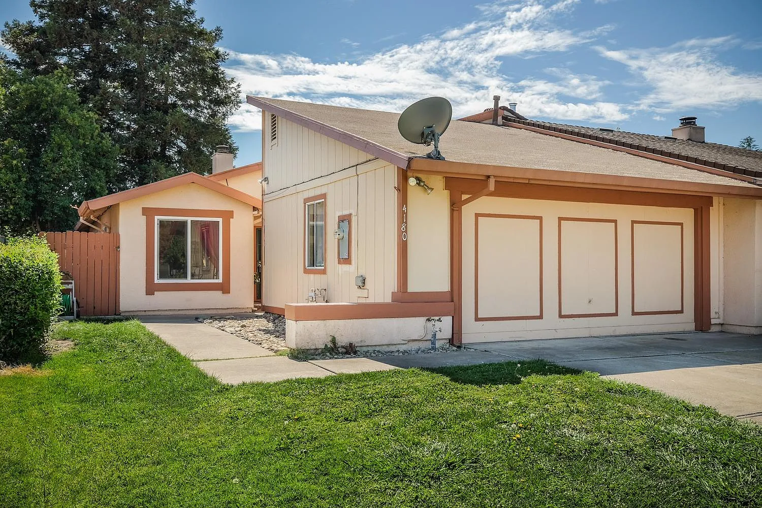 4180 Amapola Way photo 1