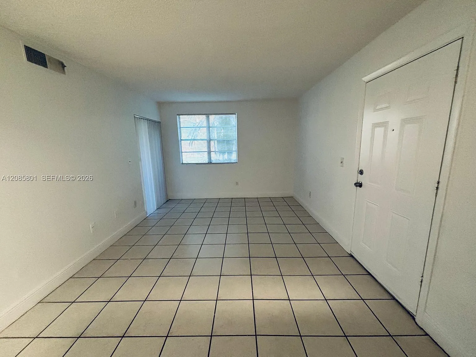 Royal Poinciana Condo — Photo 2