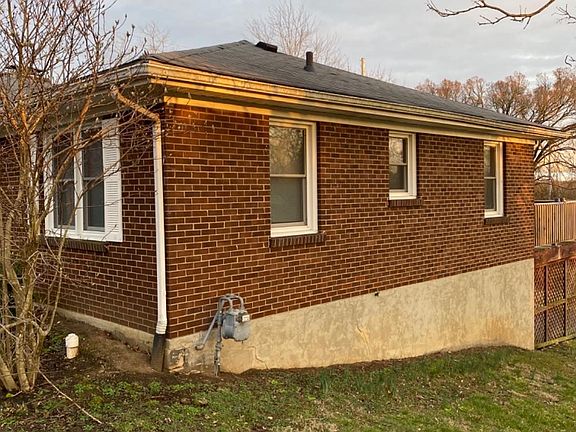 5th image of 789 Hillwood Ave