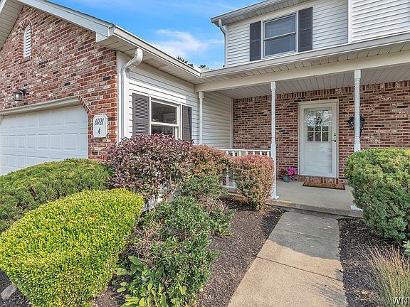 3rd image of 6021 Quaker Hollow Cres APT 4