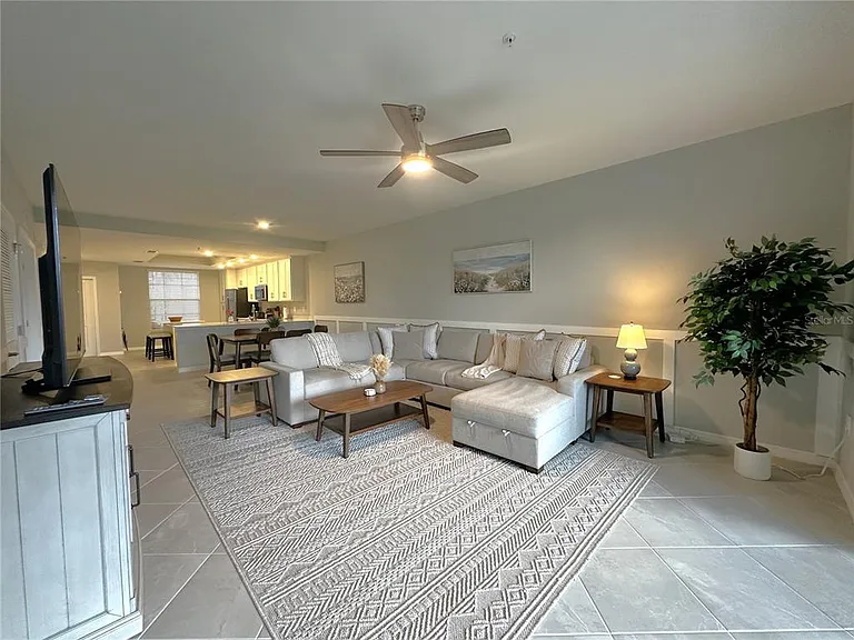 14221 Heritage Landing Blvd #2018 — Photo 7