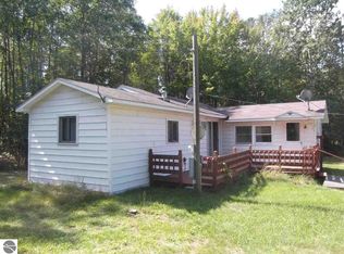 7810 W Temple Dr, Harrison, MI 48625