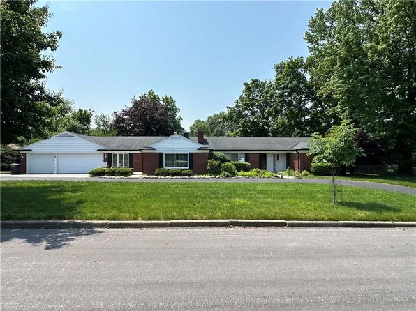 52 Maywood Dr, Danville, IL 61832