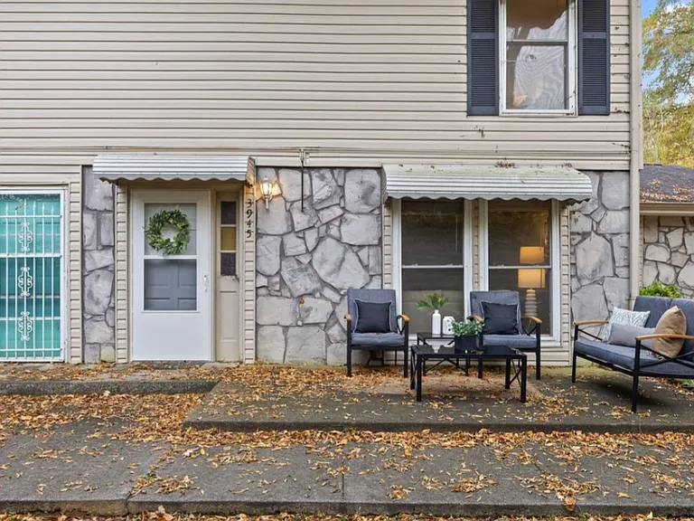 3945 N Quail Ln — Photo 1