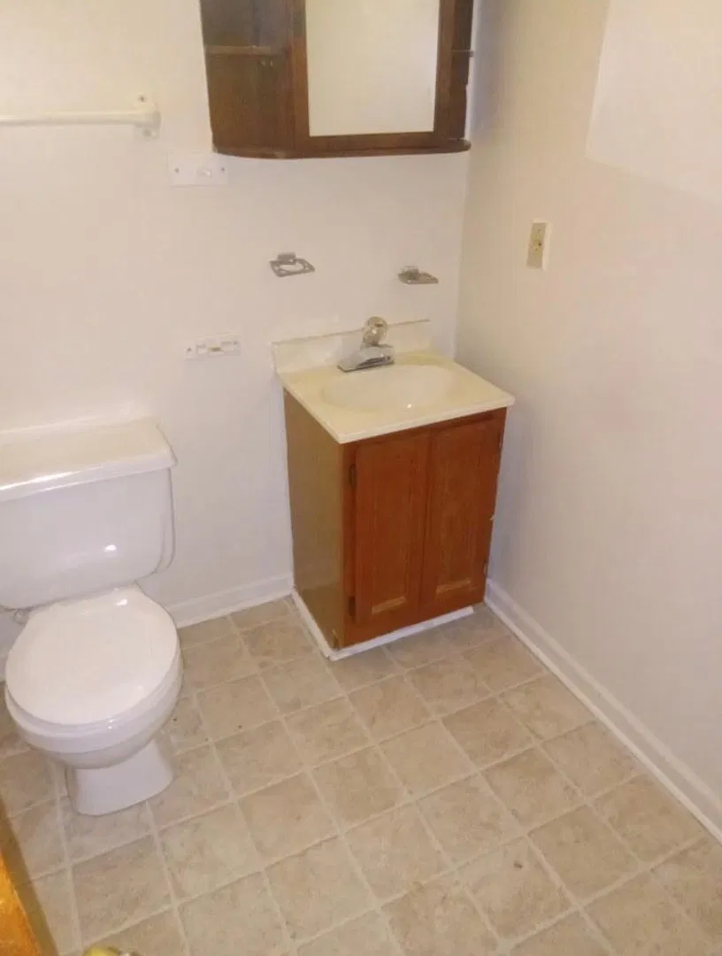 311 Lee Dr - B — Photo 1