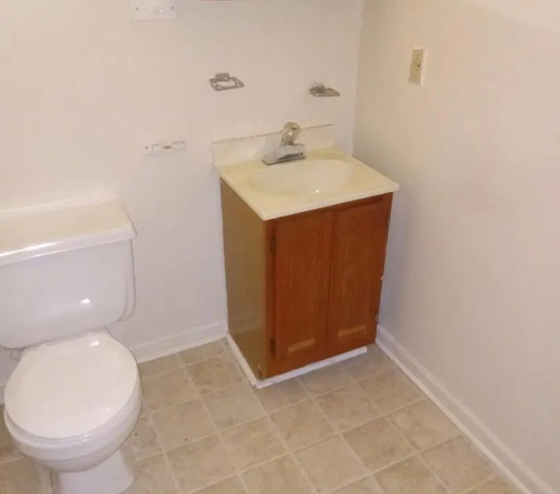 311 Lee Dr #B
