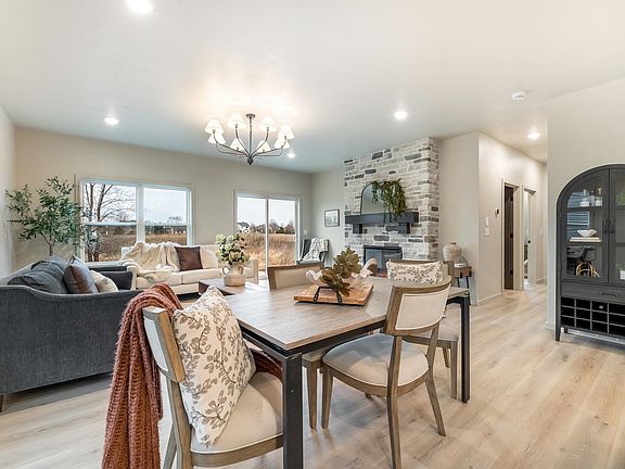 5th image of 3722 Callalilly Ln