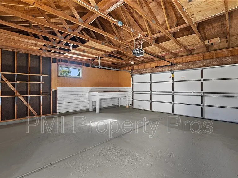 8148 S 88th St — Photo 31
