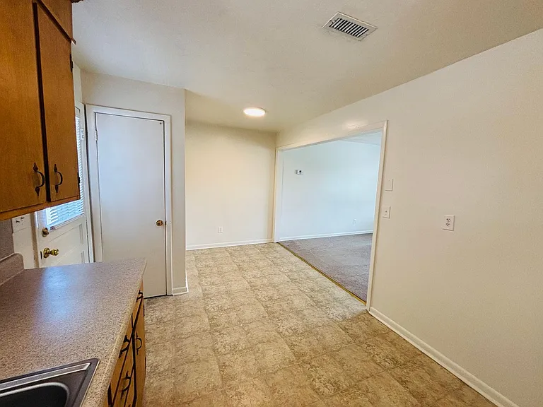 1407 Toms Creek Rd #5 — Photo 10