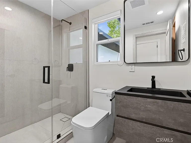 10806 Paso Robles Ave — Photo 17