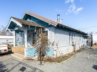 110 E Elizabeth St, Wapato, WA 98951
