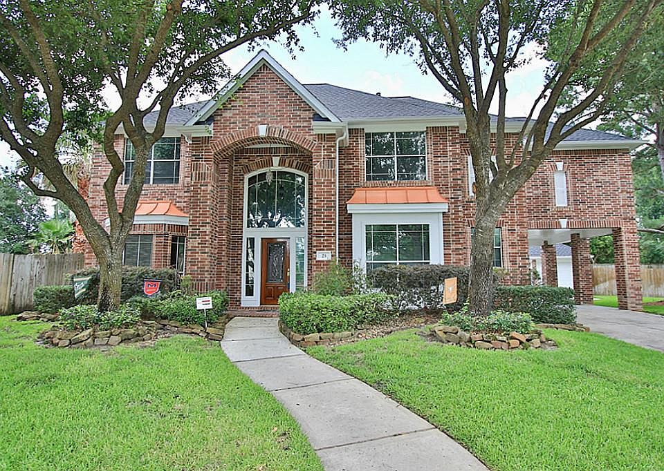 1st image of 23 Bentley Park Ct