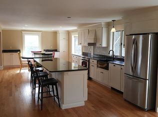 11 Pleasant View Dr, Hatfield, MA 01038