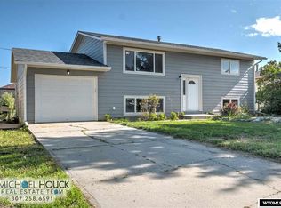 860 5th St, Evansville, WY 82636