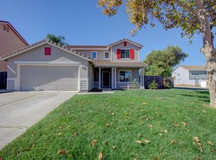 461 Roadrunner Dr, Patterson, CA 95363