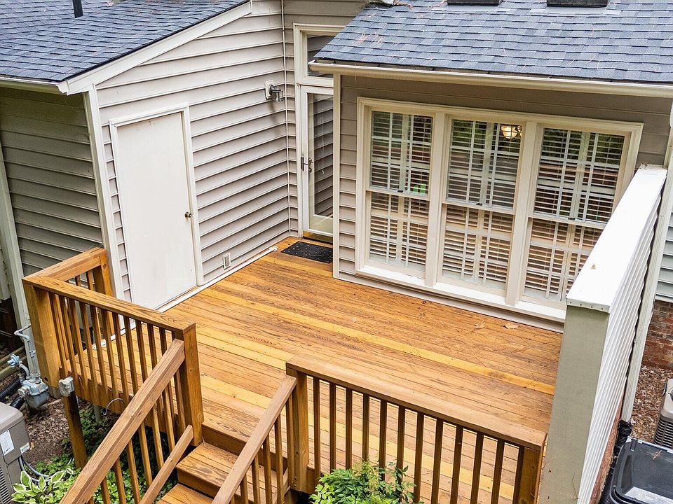 2nd image of 134 Altair Cir