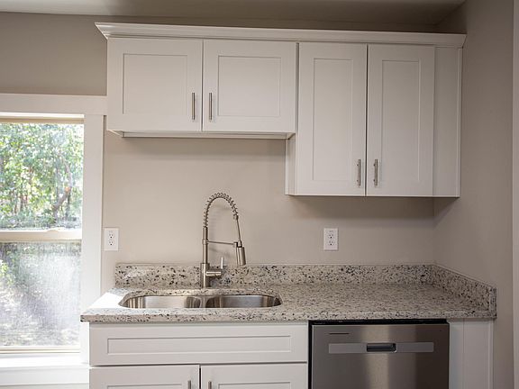 4th image of 2120 Pleasant Rdg