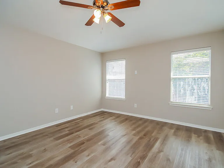 3121 Centennial Village Dr — Photo 10