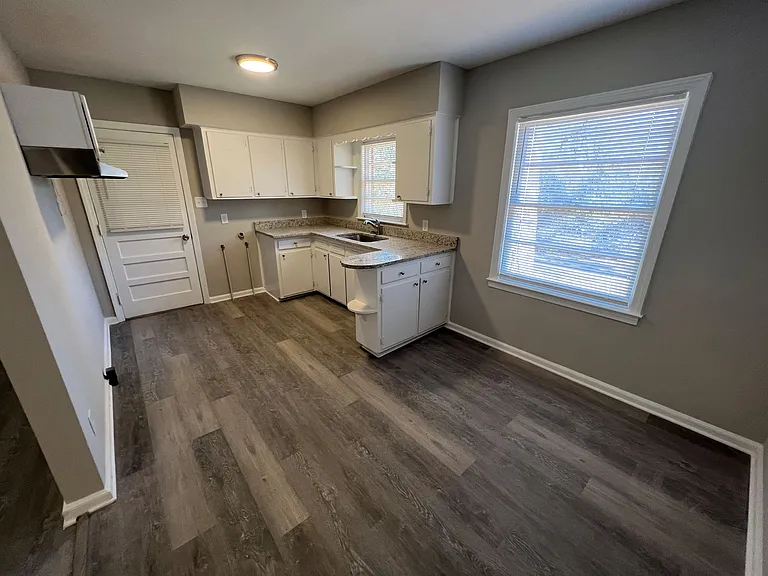 800 Goodson Dr — Photo 6
