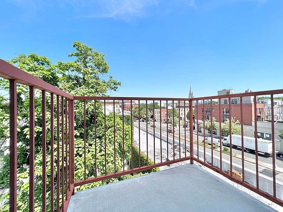 4th image of 177 Bayard St #3R