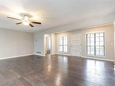 458 Woodstone West Dr — Photo 23