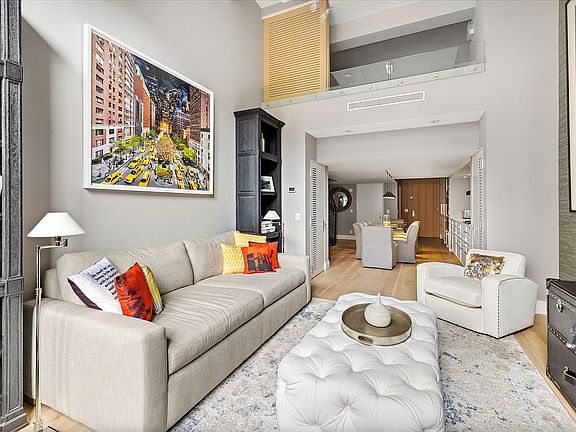 5th image of 421 Hudson St APT 418