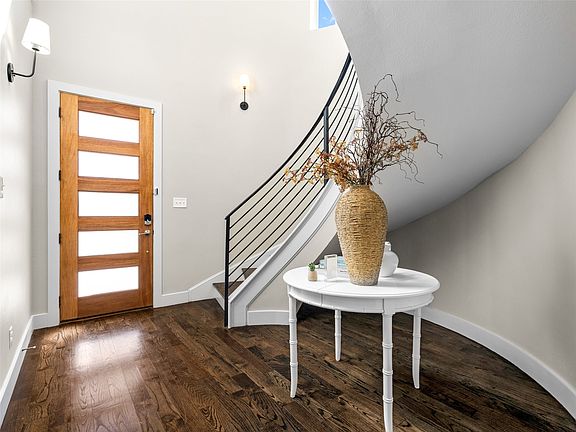 3rd image of 4625 Weldon St