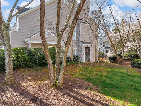 3rd image of 3088 Camden Way