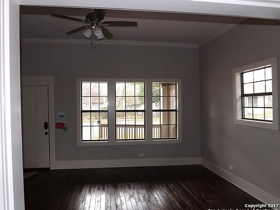 4th image of 1301 Burnet St