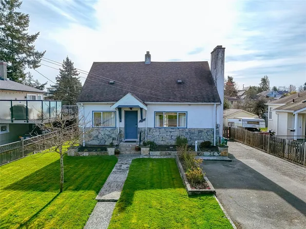 3155 Earl Grey St, Saanich, BC V9A 1X1