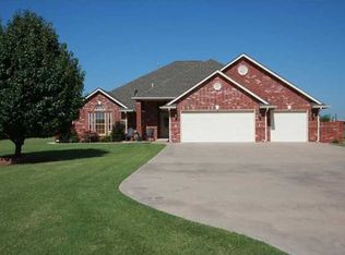 209 Scottie Dr, Tuttle, OK 73089