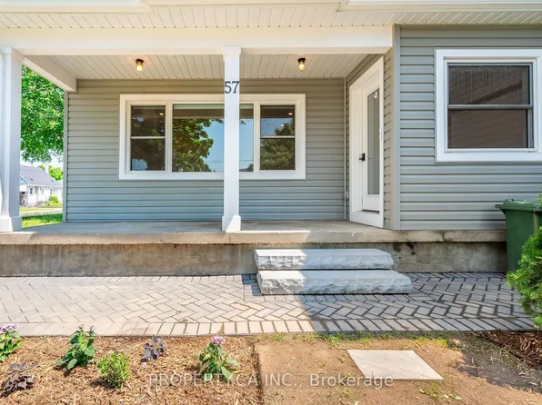57 McElroy Rd E, Hamilton, ON L9A 1Y5