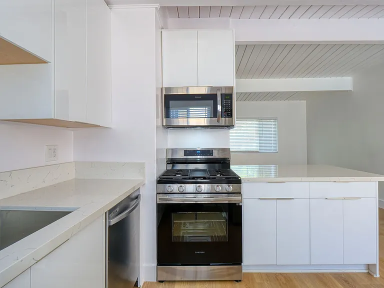 3721 Westwood Blvd — Photo 10
