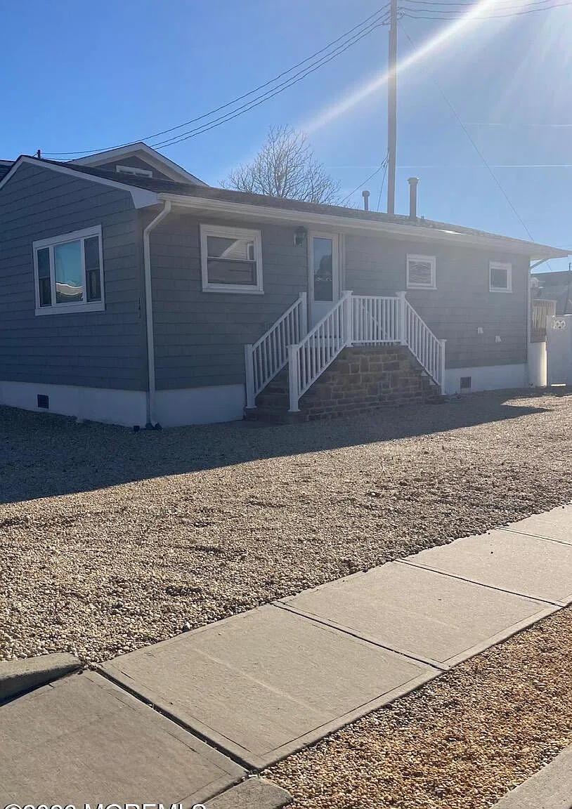 3 bed, 975 sqft, $2,000 — Photo 4