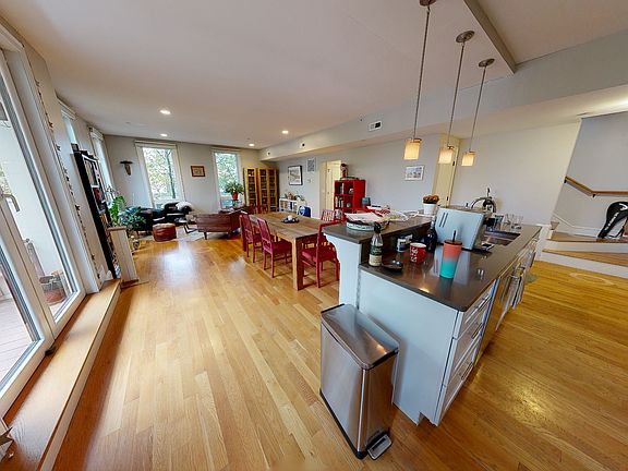 3rd image of 164 Hampshire St #4C