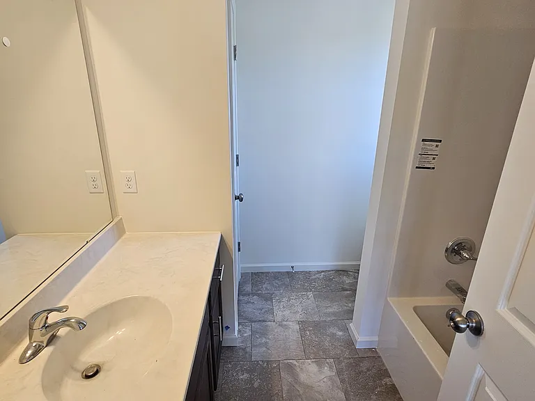 231 E Fulton St #B — Photo 6