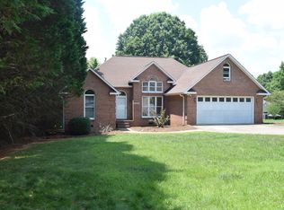 4227 10th Street Pl NE, Hickory, NC 28601