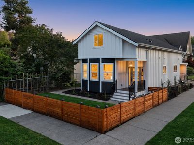 351 17th Avenue E, Seattle, WA, 98112