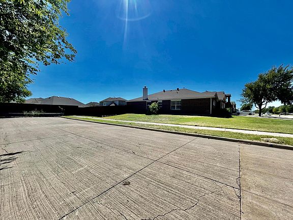 3rd image of 2428 Tailburton Ct