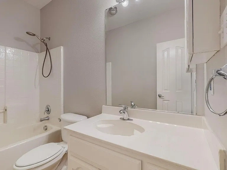 4134 Petersburg Dr — Photo 30