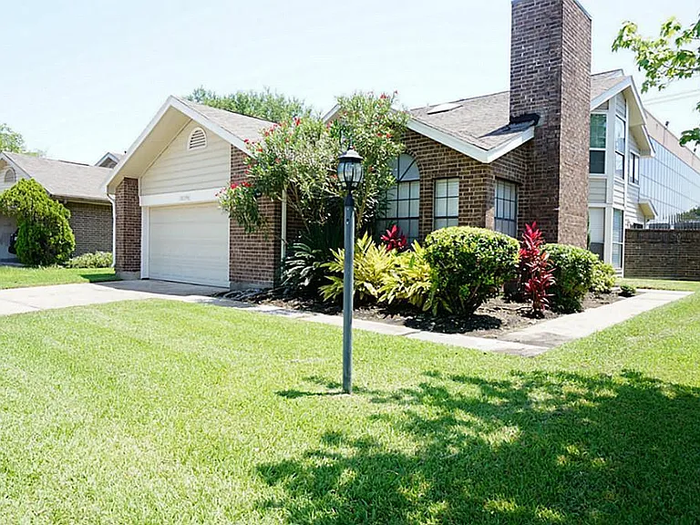 1511 Bradney Dr — Photo 4