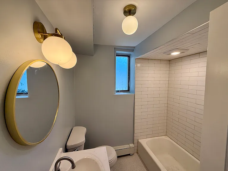 260 Hope St #1A — Photo 8