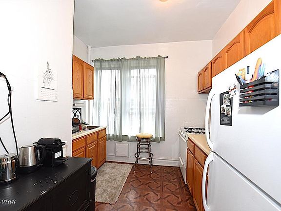 5th image of 3420 32nd St APT 2D