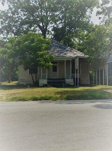 1st image of 219 E Gonzales St
