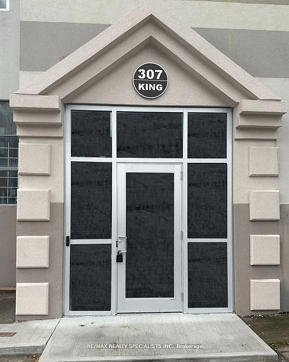 307 King St E #206