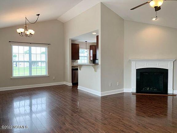 3rd image of 512 Abington Ct